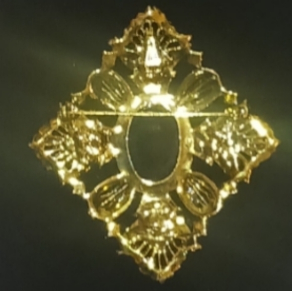 Elegant Gold and Red Brooch - Picture 2 of 3